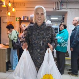 Неужели набор продуктов способен подарить счастье и новое дыхание людям после трудных времен